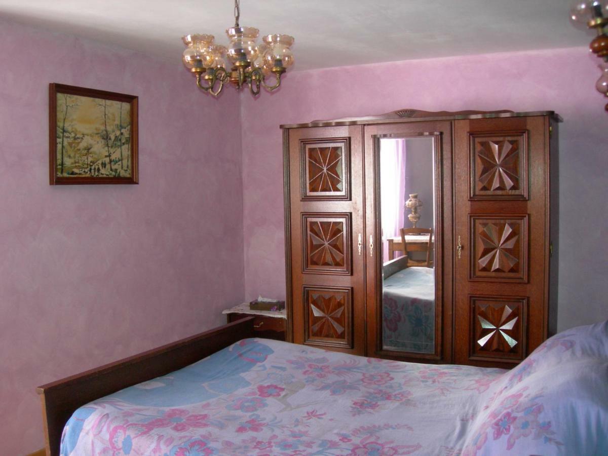 Bed and Breakfast Sous La Glycine Miélan Esterno foto
