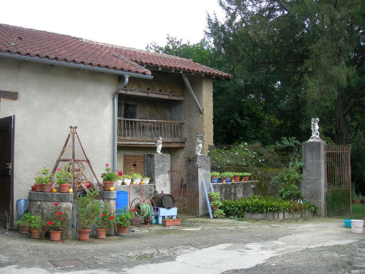 Bed and Breakfast Sous La Glycine Miélan Esterno foto